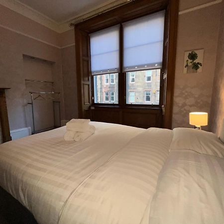 Bright 3 Bedroom Edinburgh City Apt Eksteriør bilde