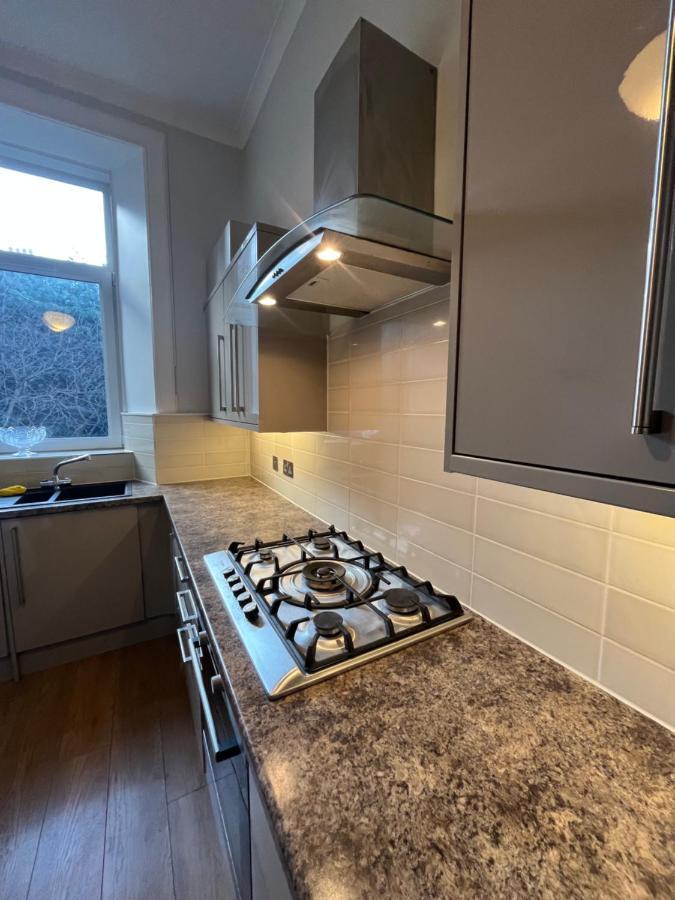Bright 3 Bedroom Edinburgh City Apt Eksteriør bilde