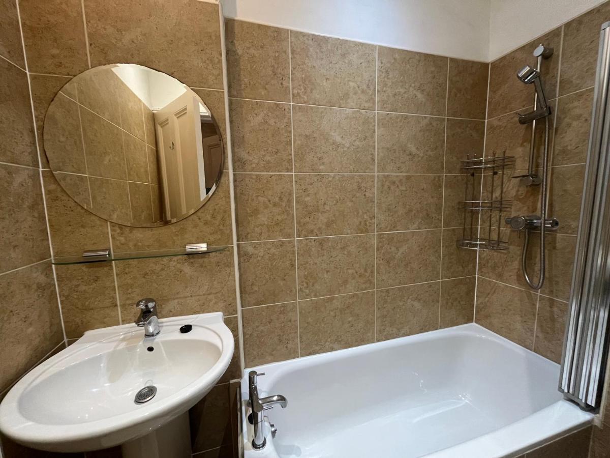 Bright 3 Bedroom Edinburgh City Apt Eksteriør bilde