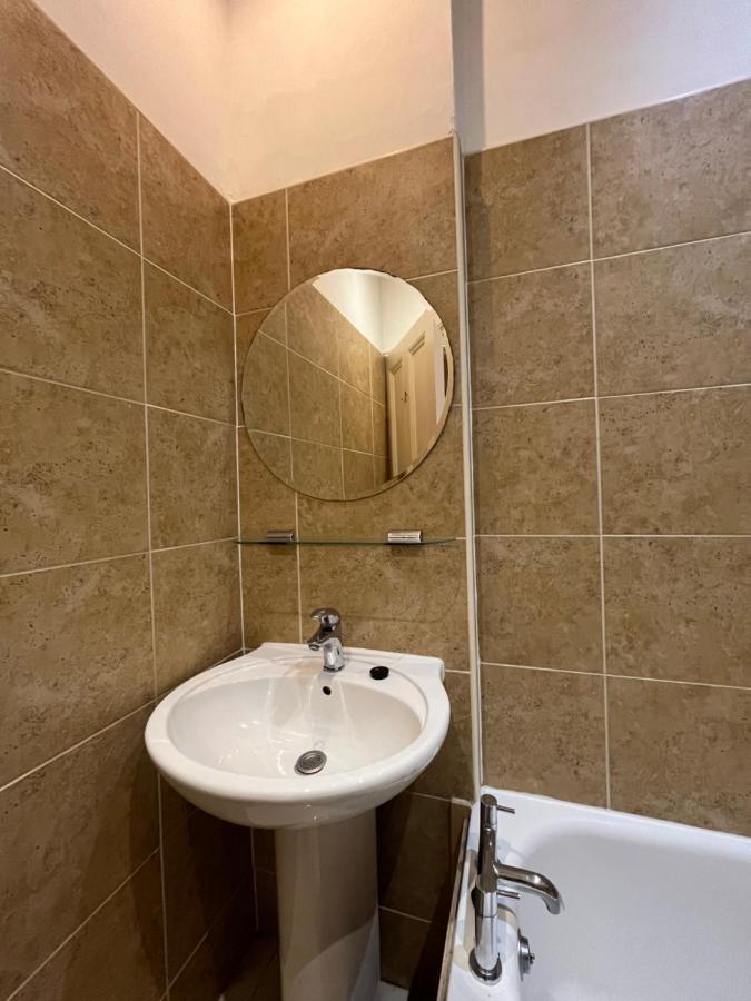 Bright 3 Bedroom Edinburgh City Apt Eksteriør bilde