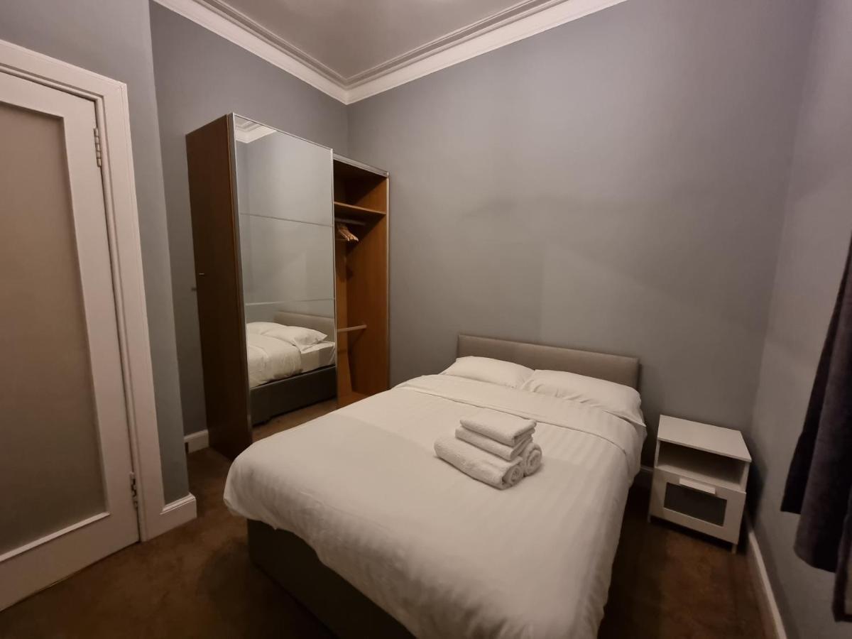 Bright 3 Bedroom Edinburgh City Apt Eksteriør bilde